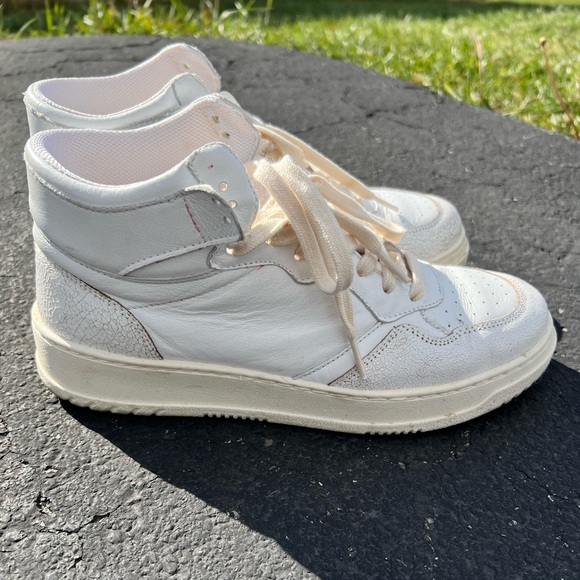 Steve Madden White Leather Hightop Sneakers - Picture 1 of 5